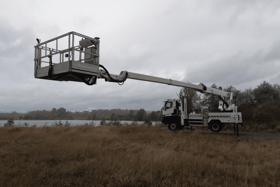 OVERLOADING OF THE AERIAL WORK PLATFORM: IMPACTS ON STABILITY AND SAFETY