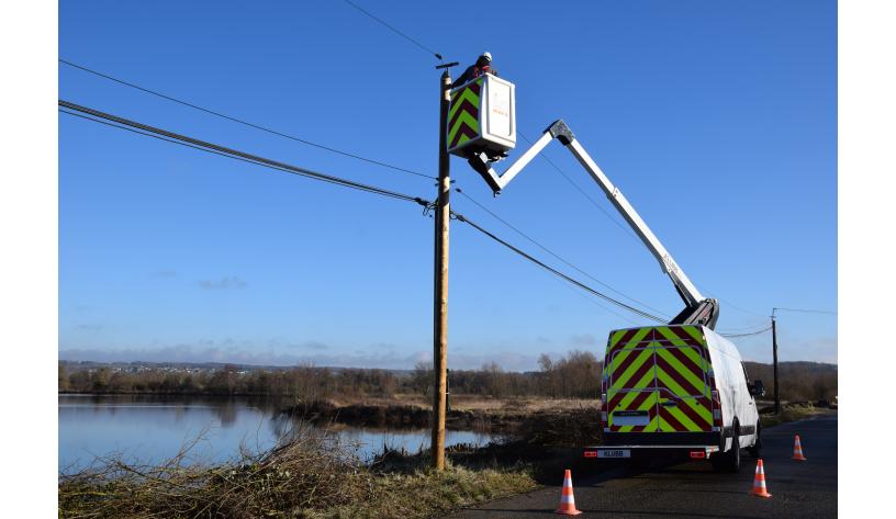 12,70m insulated aerial platform on ford transit l2h2 e13