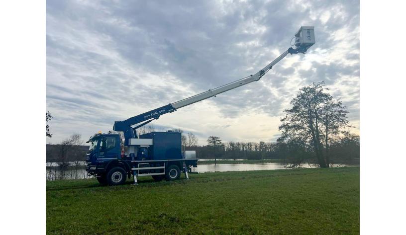 18,5m insulated aerial platform on iveco mlc150 4x4 e17p 4x4