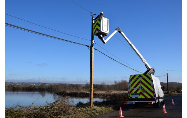 12,70m insulated aerial platform on ford transit l2h2 e13